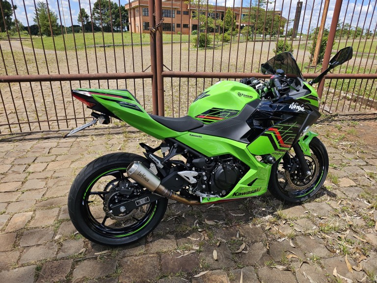 KAWASAKI - NINJA 400 - 2023/2023 - Verde - R$ 35.600,00