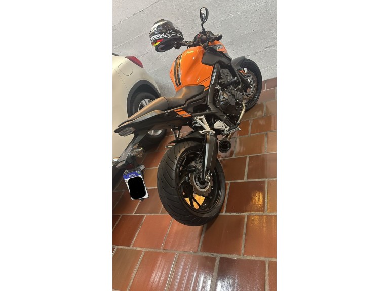 HONDA - CB 650 - 2019/2019 - Laranja - R$ 46.800,00