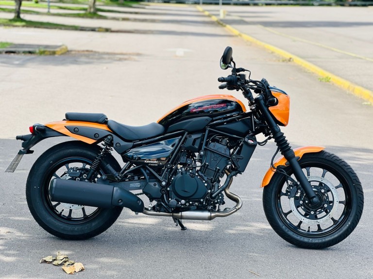 KAWASAKI - ELIMINATOR 500 SE - 2024/2025 - Laranja - R$ 45.490,00