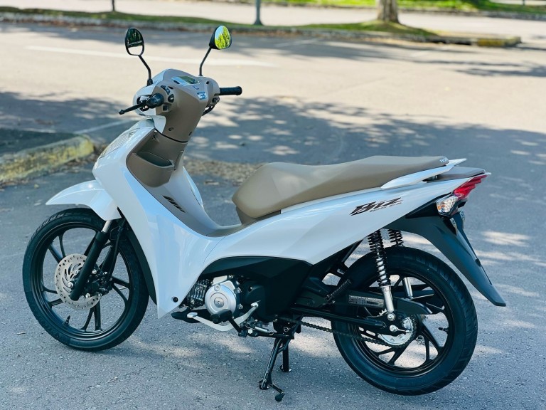 HONDA - BIZ 125 - 2025/2025 - Branca - R$ 19.990,00