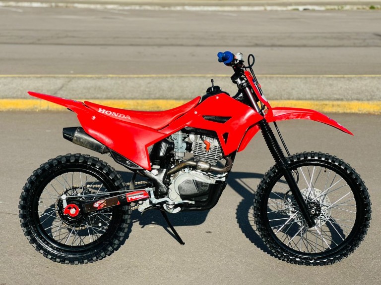 HONDA - CRF 230F - 2015/2015 - Vermelha - Sob Consulta