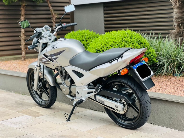 HONDA - CBX 250 TWISTER - 2007/2007 - Prata - R$ 11.800,00