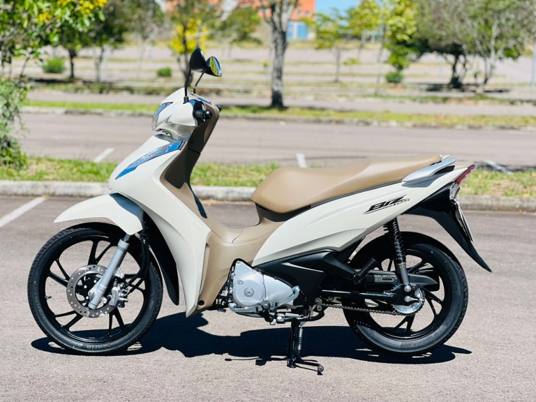 HONDA - BIZ 125 - 2024/2024 - Branca - Sob Consulta