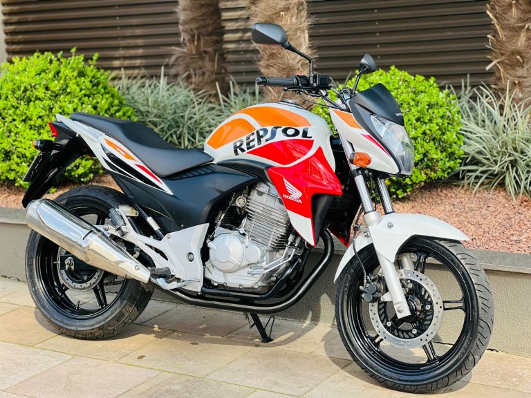 HONDA - CB 300R - 2014/2014 - Branca - R$ 15.300,00