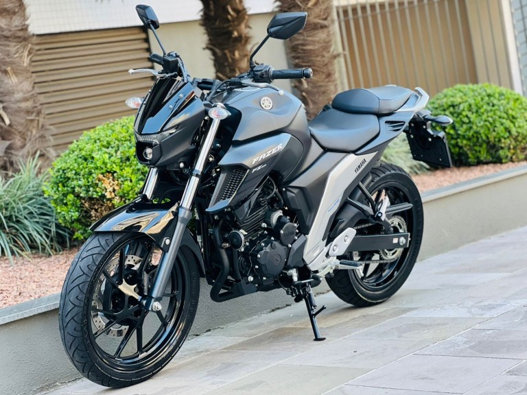 YAMAHA - FAZER - 2022/2022 - Preta - R$ 22.900,00