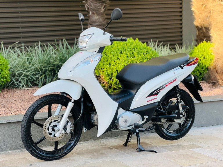 HONDA - BIZ 125 - 2014/2015 - Branca - R$ 13.300,00