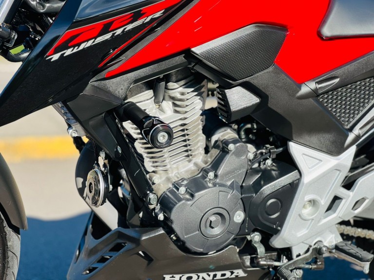 HONDA - CB 300F TWISTER - 2023/2023 - Vermelha - R$ 25.800,00