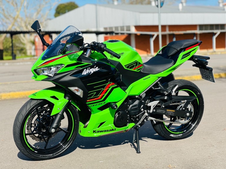 KAWASAKI - NINJA 400 - 2023/2023 - Verde - R$ 34.900,00