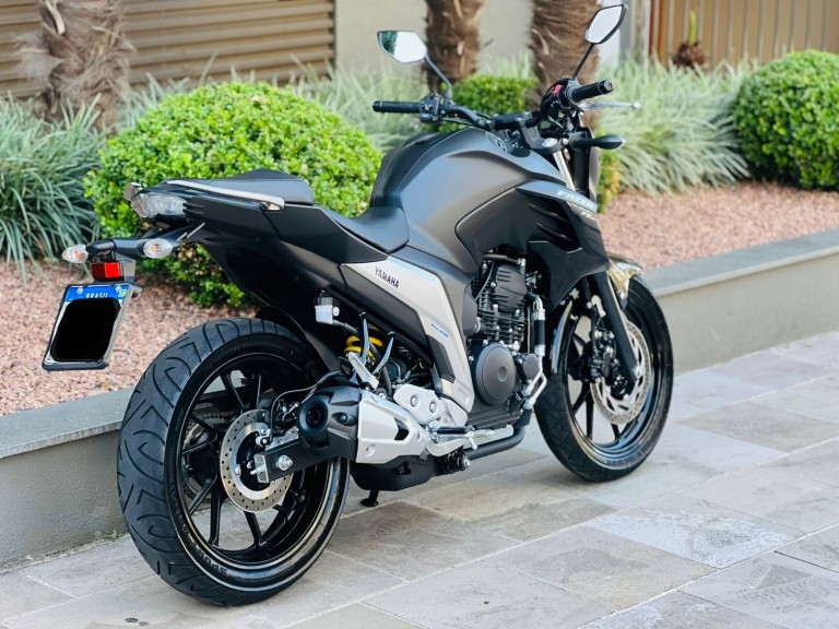 YAMAHA - FAZER - 2022/2022 - Preta - R$ 22.900,00