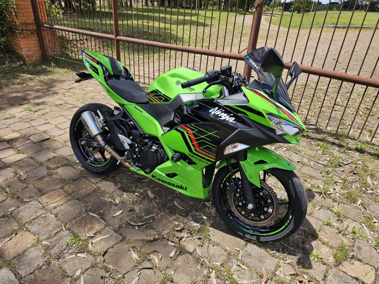 KAWASAKI - NINJA 400 - 2023/2023 - Verde - R$ 35.600,00