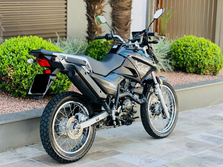 YAMAHA - XTZ 150 - 2020/2021 - Preta - R$ 16.700,00