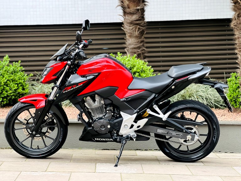 HONDA - CB 300F TWISTER - 2023/2023 - Vermelha - Sob Consulta