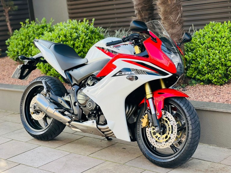 HONDA - CBR 600F - 2013/2013 - Branca - R$ 39.500,00