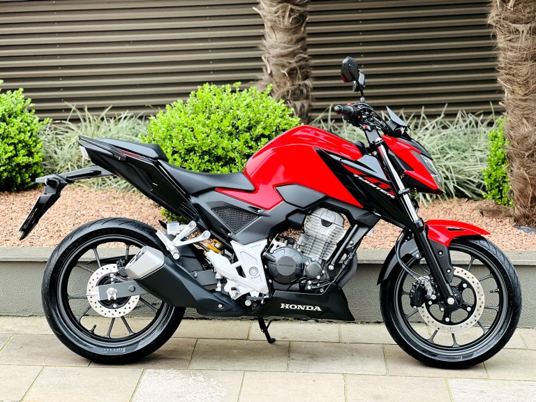 HONDA - CB 300F TWISTER - 2023/2023 - Vermelha - Sob Consulta