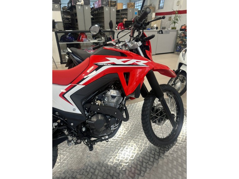 HONDA - XR 300L TORNADO - 2024/2025 - Vermelha - R$ 34.190,00