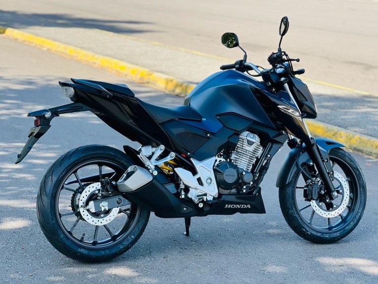 HONDA - CB 300F TWISTER - 2025/2025 - Azul - R$ 29.590,00