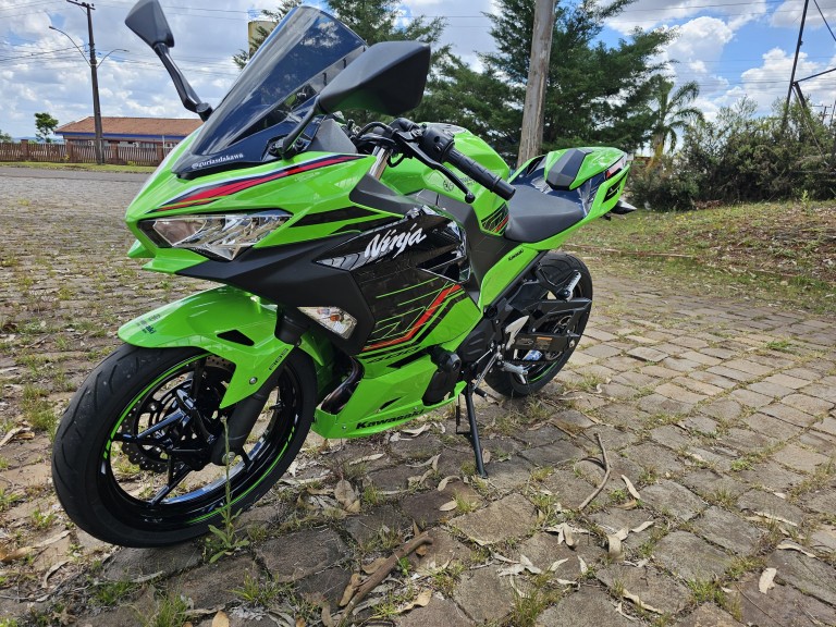 KAWASAKI - NINJA 400 - 2023/2023 - Verde - R$ 35.600,00