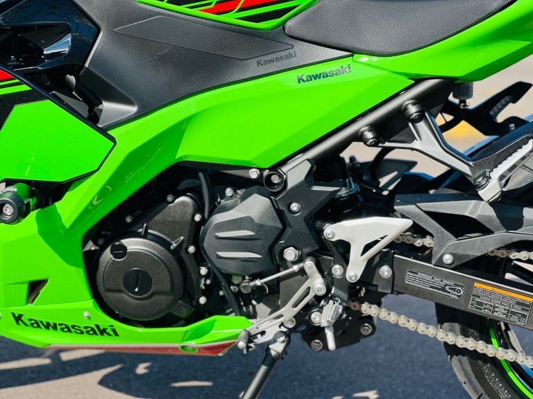 KAWASAKI - NINJA 400 - 2023/2023 - Verde - R$ 34.900,00