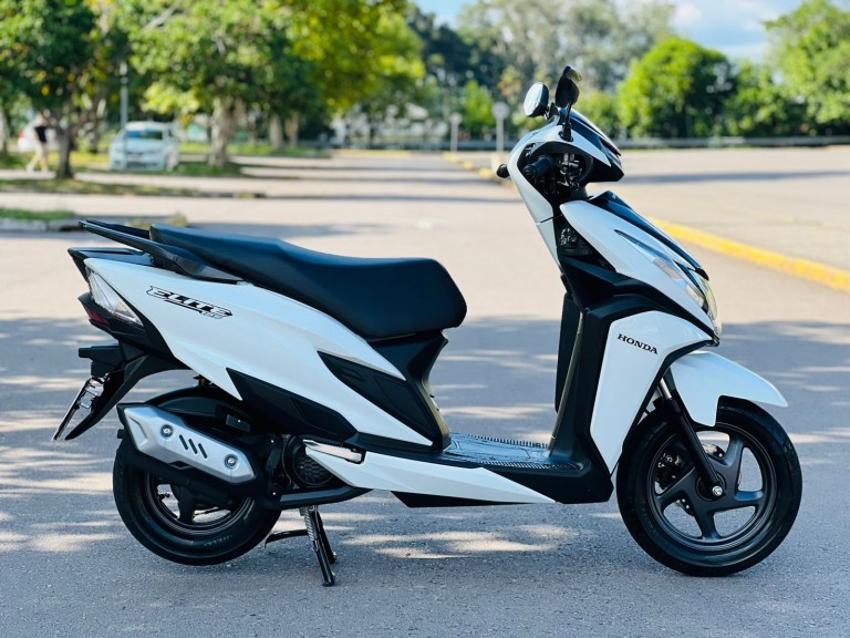 HONDA - ELITE - 2024/2025 - Branca - R$ 15.600,00