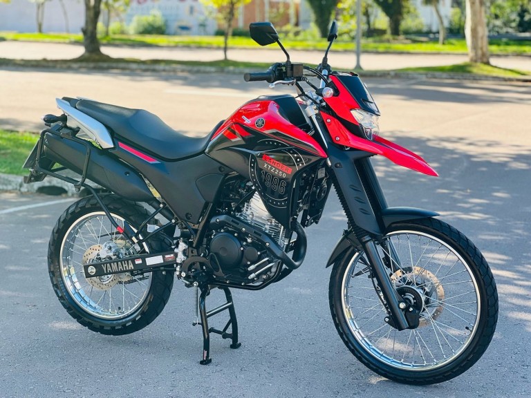 YAMAHA - XTZ 250 - 2022/2023 - Vermelha - R$ 26.500,00