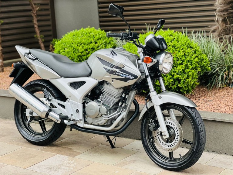 HONDA - CBX 250 TWISTER - 2007/2007 - Prata - R$ 11.800,00