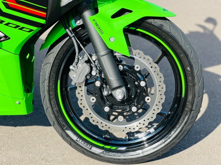 KAWASAKI - NINJA 400 - 2023/2023 - Verde - R$ 34.900,00