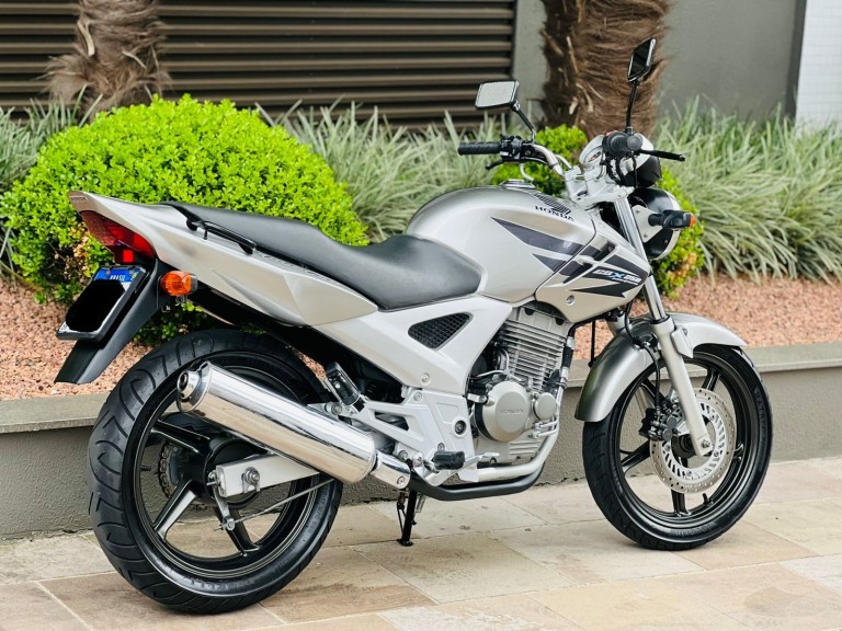 HONDA - CBX 250 TWISTER - 2007/2007 - Prata - R$ 11.800,00