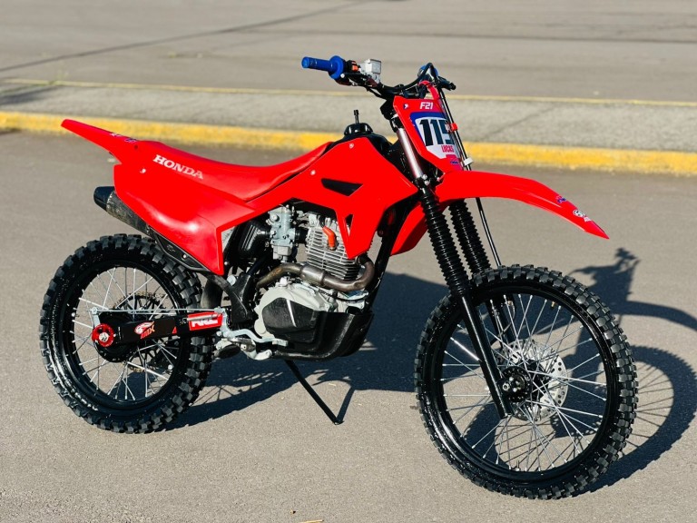 HONDA - CRF 230F - 2015/2015 - Vermelha - Sob Consulta